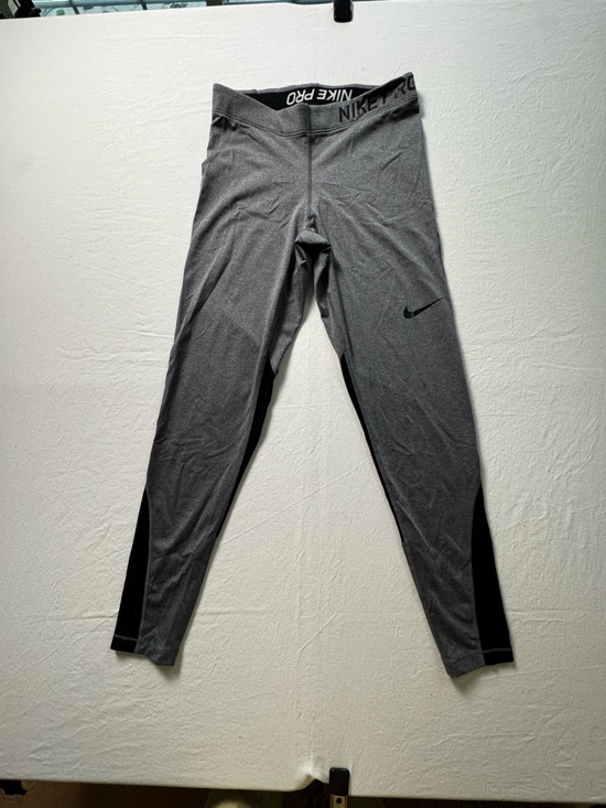 Nike Pants - Nike Women’s Gray & Black Performance Leggings
